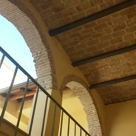 Via Roma 3* تيرني