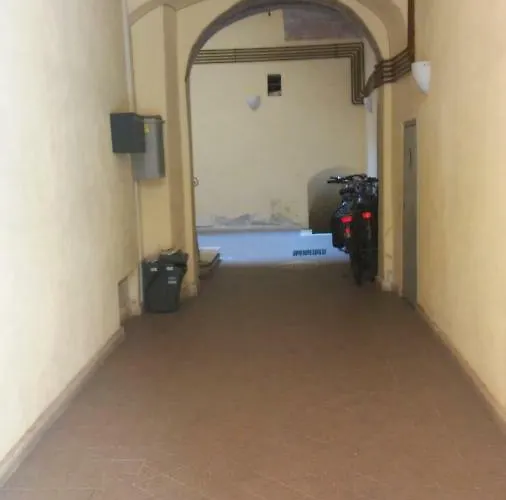 Via Roma 3* تيرني